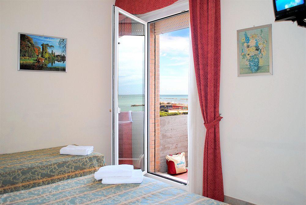 Hotel Marina Beach - Azzurro Club 拉文纳 外观 照片