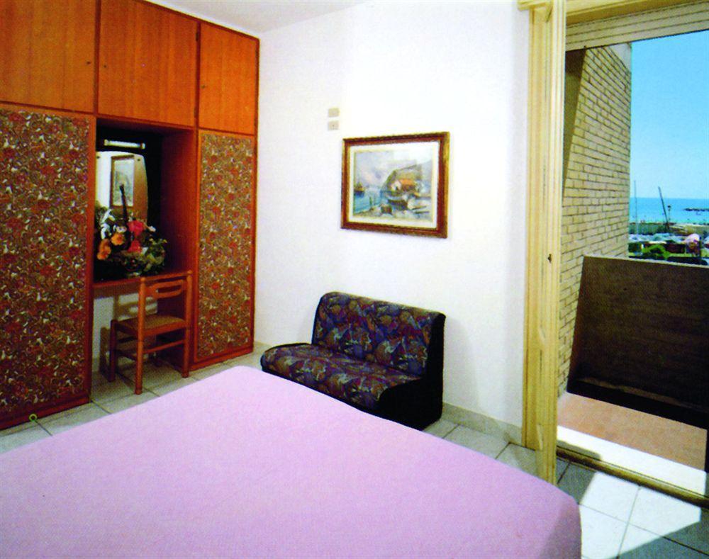 Hotel Marina Beach - Azzurro Club 拉文纳 外观 照片