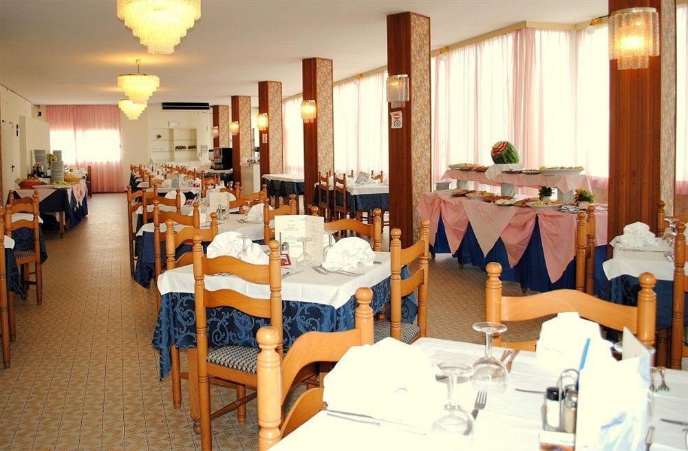 Hotel Marina Beach - Azzurro Club 拉文纳 外观 照片