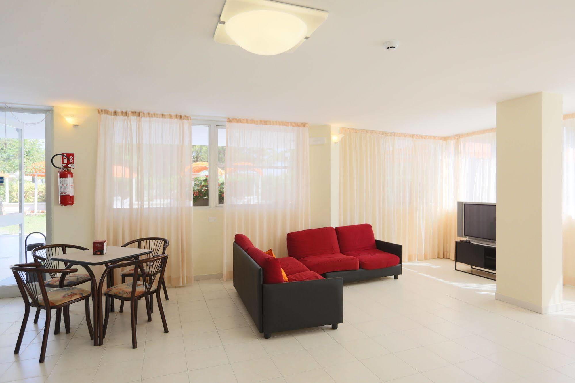Hotel Marina Beach - Azzurro Club 拉文纳 外观 照片